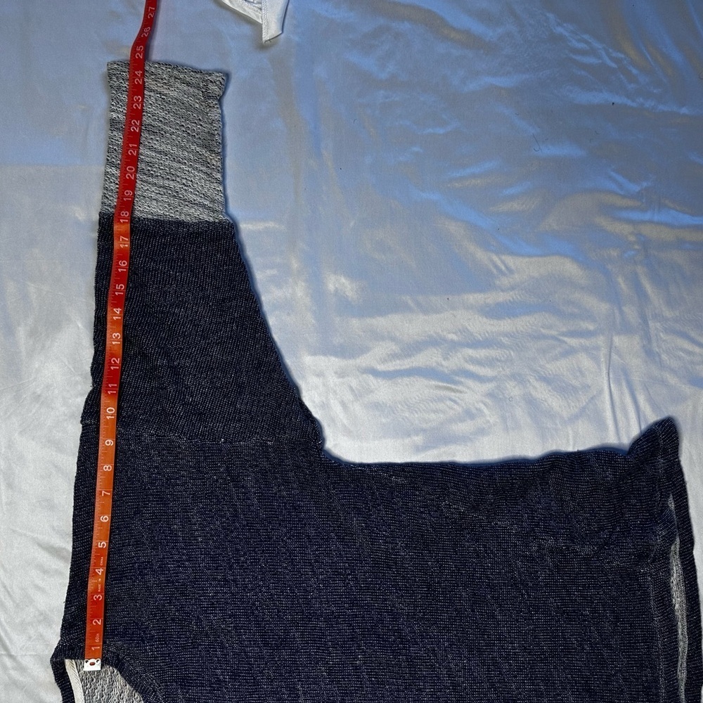 Natori Blue and White Knit Top - Picture 10 of 10